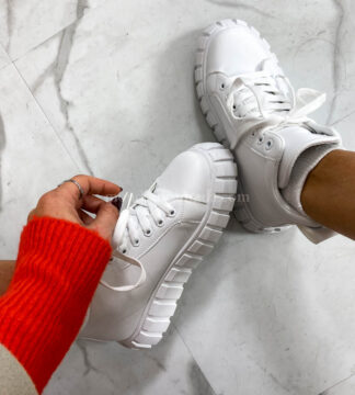 Sneakers total white