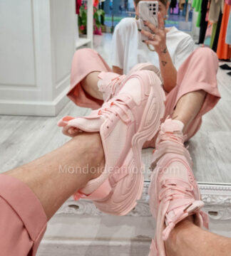 sneakers trendy