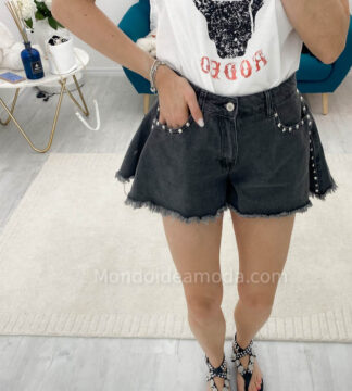 Shorts svasato Borchie